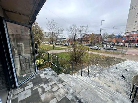 комерційна за адресою Павла Тичини просп., 9