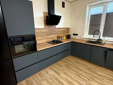 будинок за адресою горіхова, 1