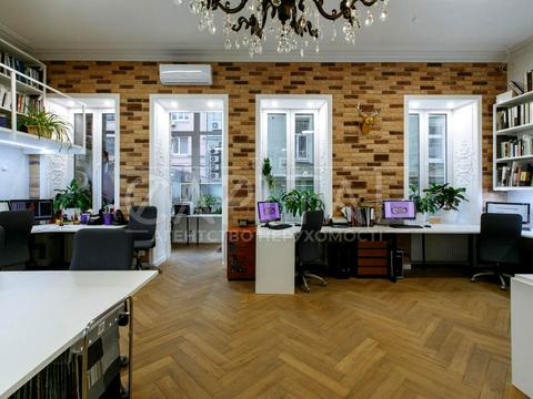 комерційна за адресою вул. Шота Руставелі, 30 Б