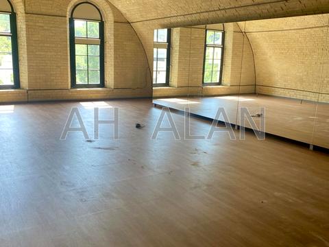 коммерческая по адресу Ивана Мазепы ул. (Январского Восстания), 1