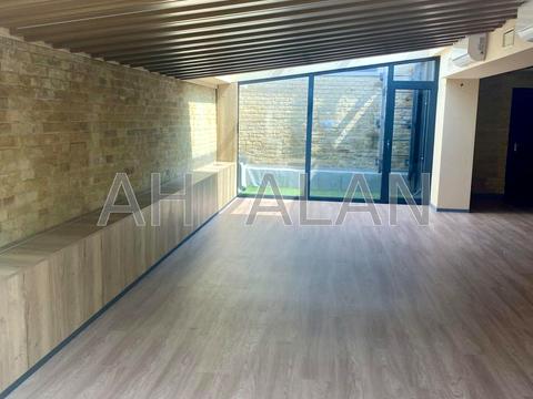 коммерческая по адресу Ивана Мазепы ул. (Январского Восстания), 1