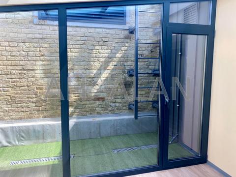 коммерческая по адресу Ивана Мазепы ул. (Январского Восстания), 1