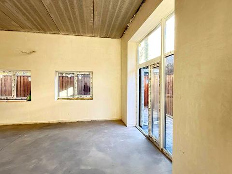 комерційна за адресою Літературна вул. (Чехова), 7