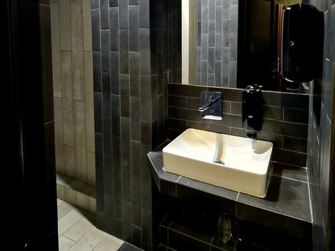 комерційна за адресою Стрийська вул., 108