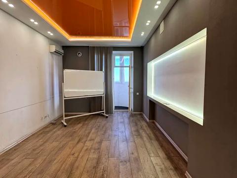 комерційна за адресою Лабараторний провулок, 6