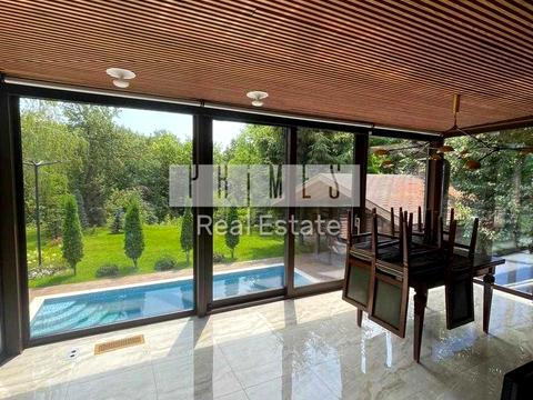 будинок за адресою с. Лісники, Виноградна вул.