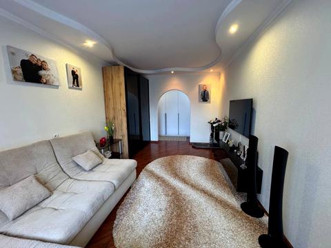 квартира за адресою Гайдамацька вул. (Марфи Струтинської), 11