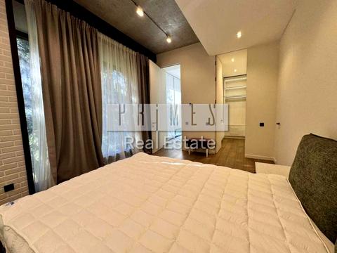 будинок за адресою Набережна вул.