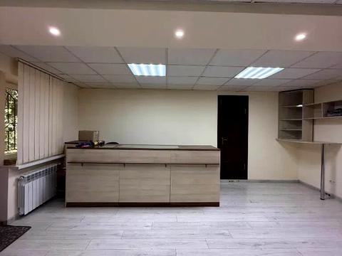 комерційна за адресою Володимира Вернадського вул. (Дзержинського), 19/21