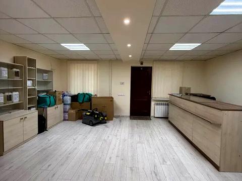 комерційна за адресою Володимира Вернадського вул. (Дзержинського), 19/21