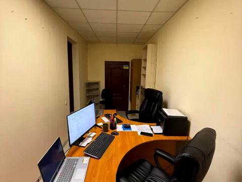 комерційна за адресою Володимира Вернадського вул. (Дзержинського), 19/21