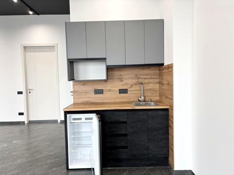 комерційна за адресою Дніпро, Ламана вул., 18