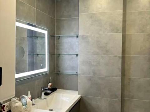 квартира по адресу Гвардейцев-Широнинцев ул., 70-Б