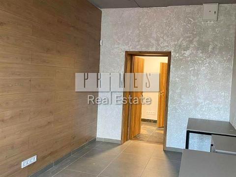 комерційна за адресою Межигірська вул., 87-А