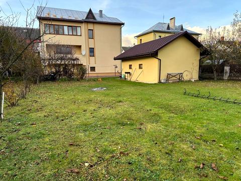 дом по адресу Радостная ул.