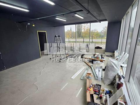 комерційна за адресою Райдужна вул., 25