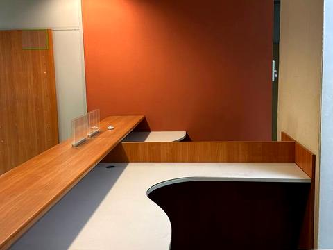 комерційна за адресою Дмитра Яворницького просп. (Карла Маркса), 27