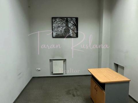 комерційна за адресою Дмитра Яворницького просп. (Карла Маркса), 27