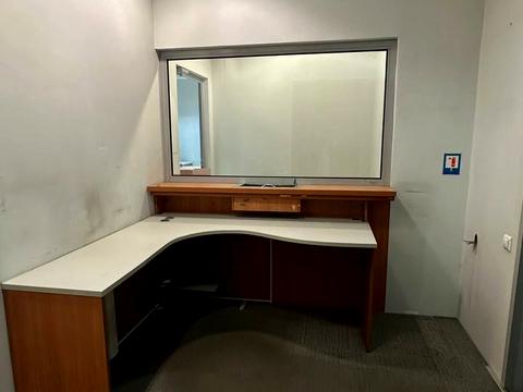 комерційна за адресою Дмитра Яворницького просп. (Карла Маркса), 27