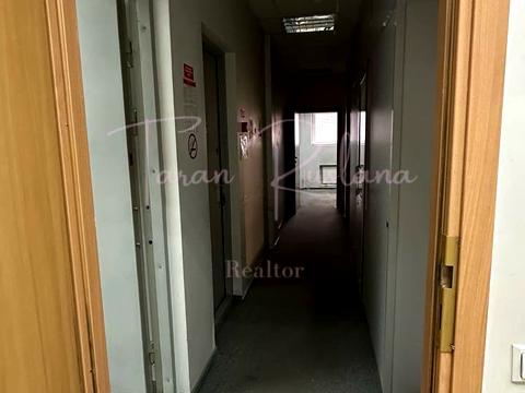 комерційна за адресою Дмитра Яворницького просп. (Карла Маркса), 27