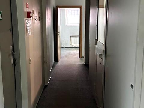 комерційна за адресою Дмитра Яворницького просп. (Карла Маркса), 27