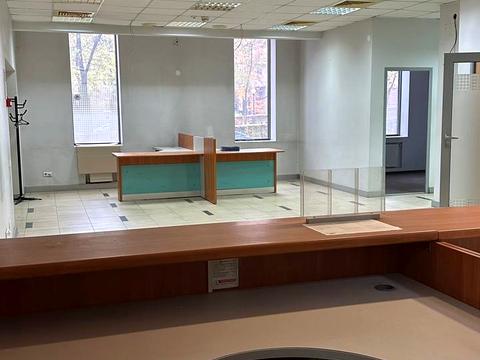 комерційна за адресою Дмитра Яворницького просп. (Карла Маркса), 27