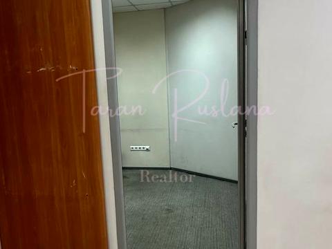 комерційна за адресою Дмитра Яворницького просп. (Карла Маркса), 27