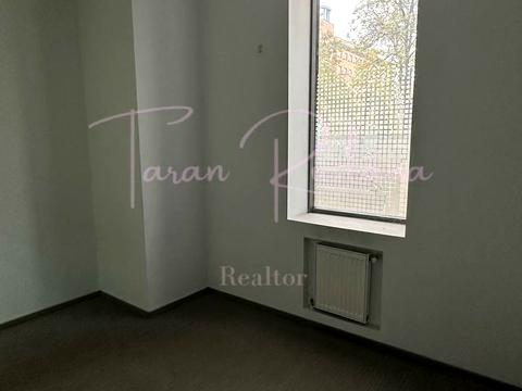 комерційна за адресою Дмитра Яворницького просп. (Карла Маркса), 27