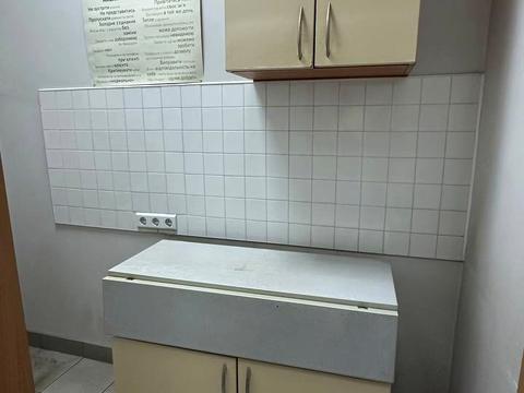 комерційна за адресою Дмитра Яворницького просп. (Карла Маркса), 27