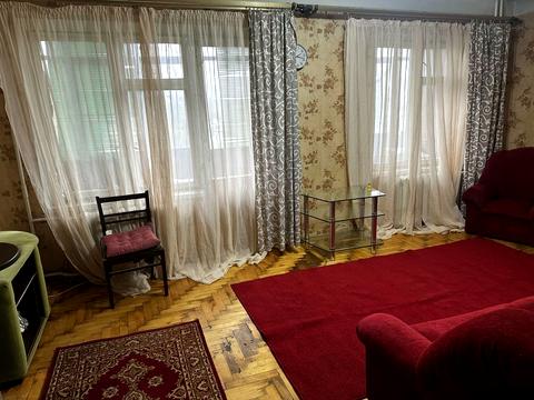 квартира за адресою Шкільна вул. (Героїв Сталінграда), 18