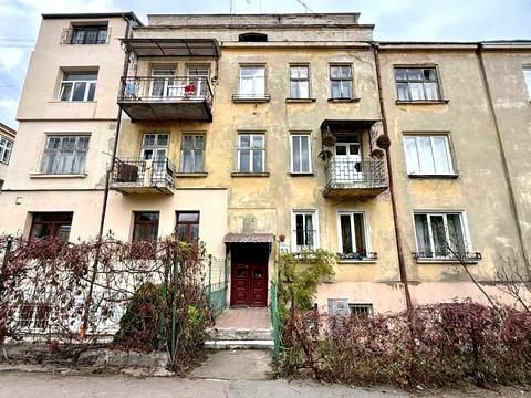 квартира за адресою Академіка Степана Рудницького вул., 53