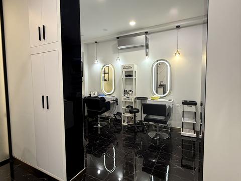 комерційна за адресою Університетська вул., 3/2