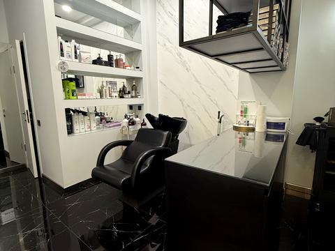 комерційна за адресою Університетська вул., 3/2