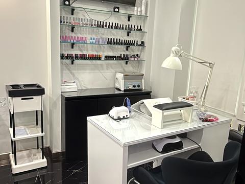 комерційна за адресою Університетська вул., 3/2