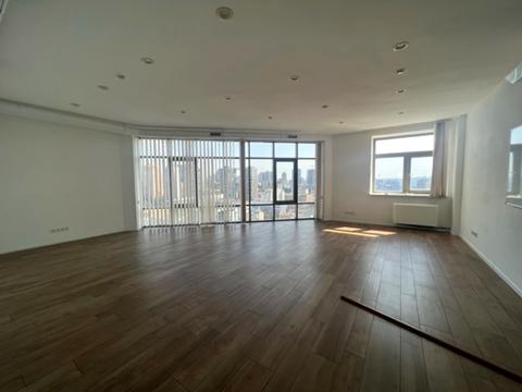 комерційна за адресою Велика Васильківська вул. (Червоноармійська), 72-А