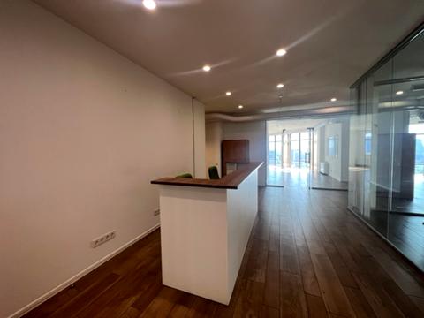 комерційна за адресою Велика Васильківська вул. (Червоноармійська), 72-А