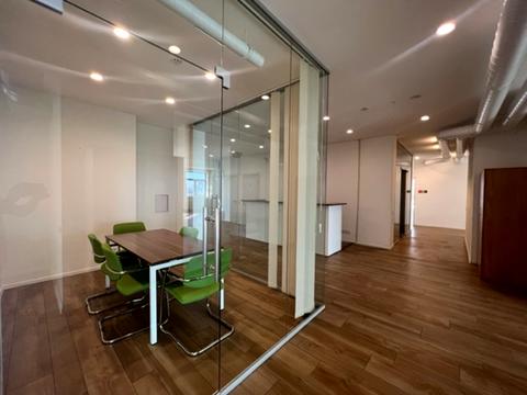 комерційна за адресою Велика Васильківська вул. (Червоноармійська), 72-А