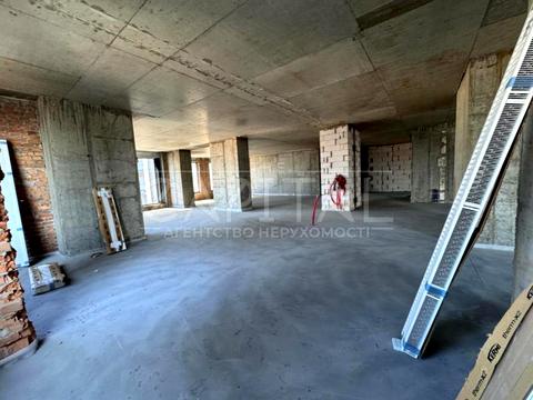 комерційна за адресою Предславинська вул., 20