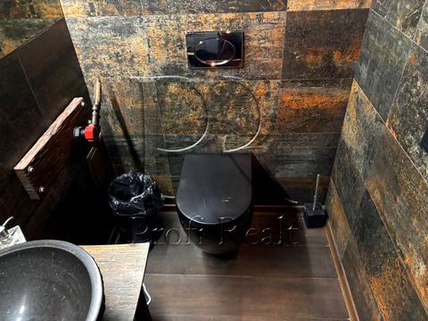 комерційна за адресою Чубинського вул., 4