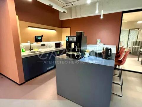 комерційна за адресою Зоологічна вул., 5