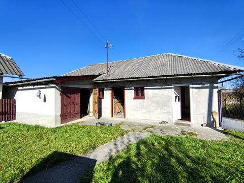 дом по адресу Центральна