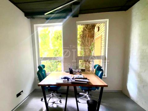 комерційна за адресою Велика Васильківська вул. (Червоноармійська), 55-А