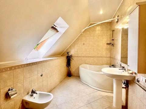 будинок за адресою круторгіна, 52