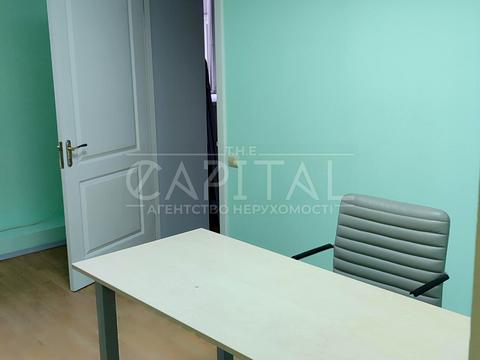 комерційна за адресою Золотоустівська вул., 10-12