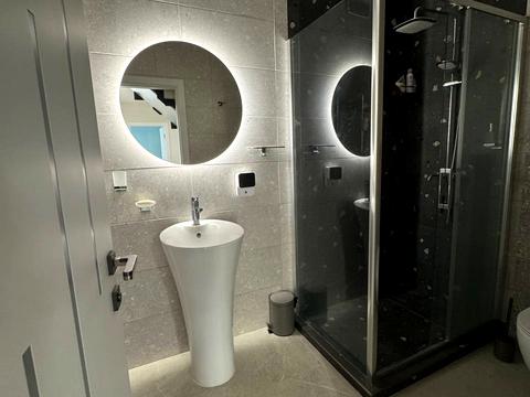 квартира за адресою Льва Ландау просп. (50-річчя СРСР), 52