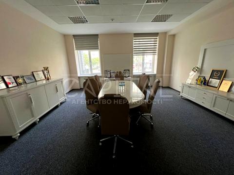 комерційна за адресою Федора Ернста вул., 36