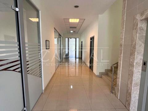 комерційна за адресою Федора Ернста вул., 36