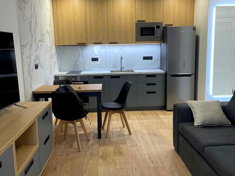 квартира за адресою Зарічна вул., 4