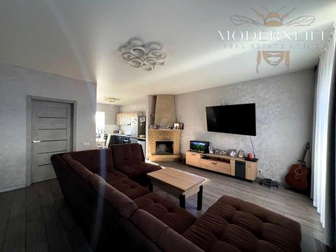 будинок за адресою Молодіжна