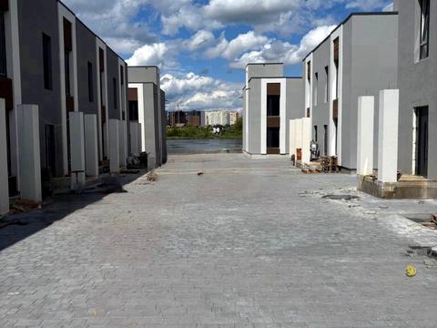 будинок за адресою Подільська вул., 1